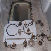 antico specchio da bagno in alabastro e accessori