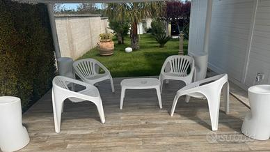Poltrone da giardino e pouf