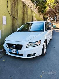 volvo v 50 