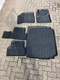 Tappetini e vasca baule pegeout 3008