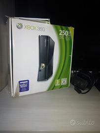 XBOX360 (controller e giochi inclusi)