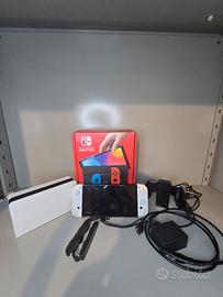 Nintendo Switch oled (leggi info)