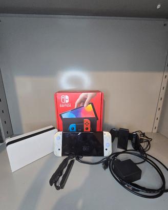 Nintendo Switch oled (leggi info)