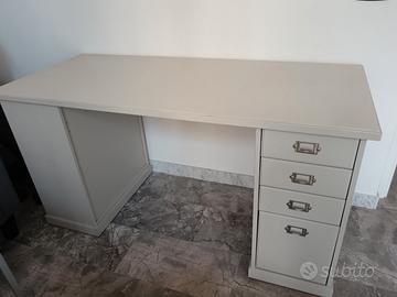 Scrivania Ikea beije 