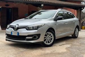 Autocarro Renault Megan turbodiesel.