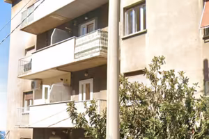 Appartamento Via Commerciale 54 mq