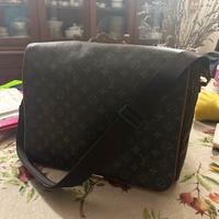 Louis Vuitton Abbesses messenger postina bag
