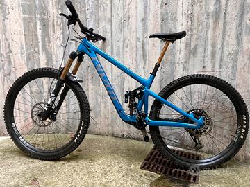 Pivot switchblade 2023 taglia M