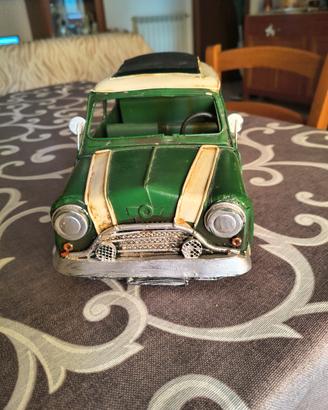 Auto d'epoca da collezionismo Mini Cooper verde 