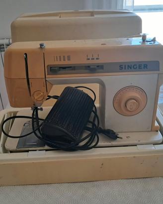 macchina da cucire portatile Singer 