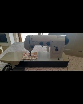macchina da cucire marca Borletti mod. 1095
