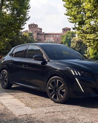 Peugeot 208 - APERTI AD AGOSTO