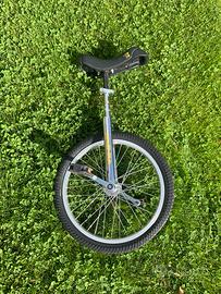 MONOCICLO QU-AX LUXUS 20" (406MM)  di QU-AX