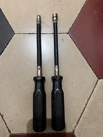 Cacciaviti flessibili a tubo