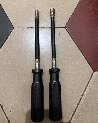 Cacciaviti flessibili a tubo