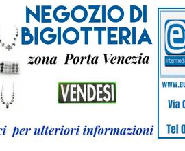 133/23 NEGOZIO DI BIGIOTTERIA zona C.so B. Aires