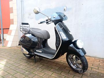 Vespa gtv 300 via montenapoleone
