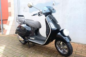 Vespa gtv 300 via montenapoleone