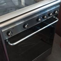 Cucina a gas  inox marca Smeg