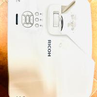 Proiettore RICOH con supporto