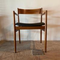 Poltroncina 107 p Gianfranco Frattini per Cassina.