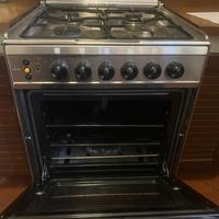 Cucina con forno a gas