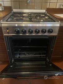 Cucina con forno a gas