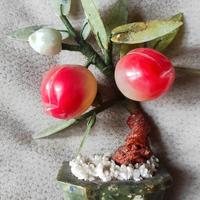 Piccolo vaso cinese con bonsai in giada e quarzo 