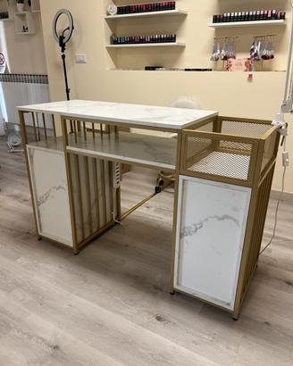 Postazione Unghie / scrivania