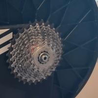 Cassetta compatibile Shimano e Sram