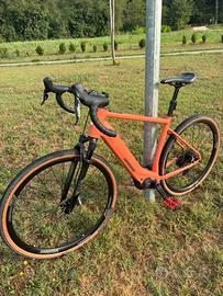 Bicicletta e -gravel Lombardo