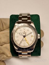 Tudor Black Bay Pro (Opalino + Nero)