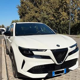 Alfa Romeo Junior elettrica 156cv