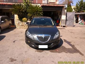 LANCIA Delta 1.6 M-JET FULL OPTIONAL 2010