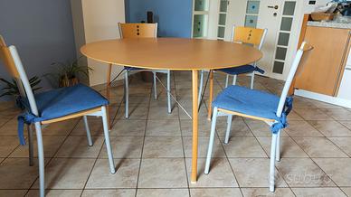 Tavolo moderno tondo in legno