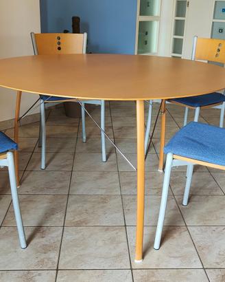 Tavolo moderno tondo in legno