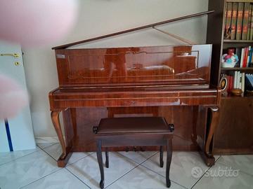 Pianoforte verticale 