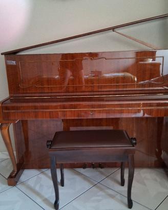 Pianoforte verticale 