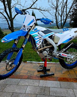 TM EN 300 FI ES TWIN