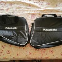 Borse laterali morbide Kawasaki nuove.