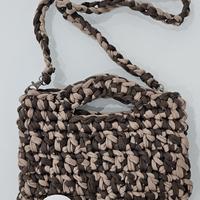 borsa all'uncinetto lavorata a mano 