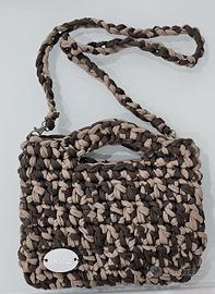 borsa all'uncinetto lavorata a mano 