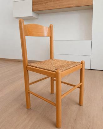 Sedia in legno con seduta paglia