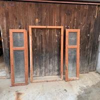 Finestra in legno con telaio