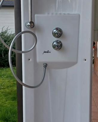 Bagno completo, mobile e sanitari e box doccia
