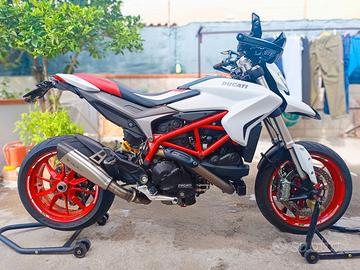 Ducati hypermotard 939
