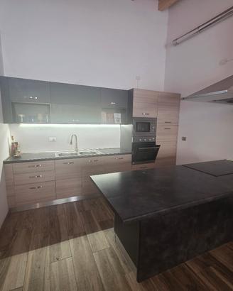 Cucina ad isola moderna