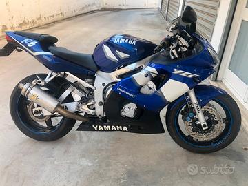 R6 2000