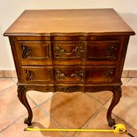 Comodino in legno. Lar 51 x  alt 60 x lun 32