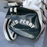 Borsa sport barrel FRED PERRY usata